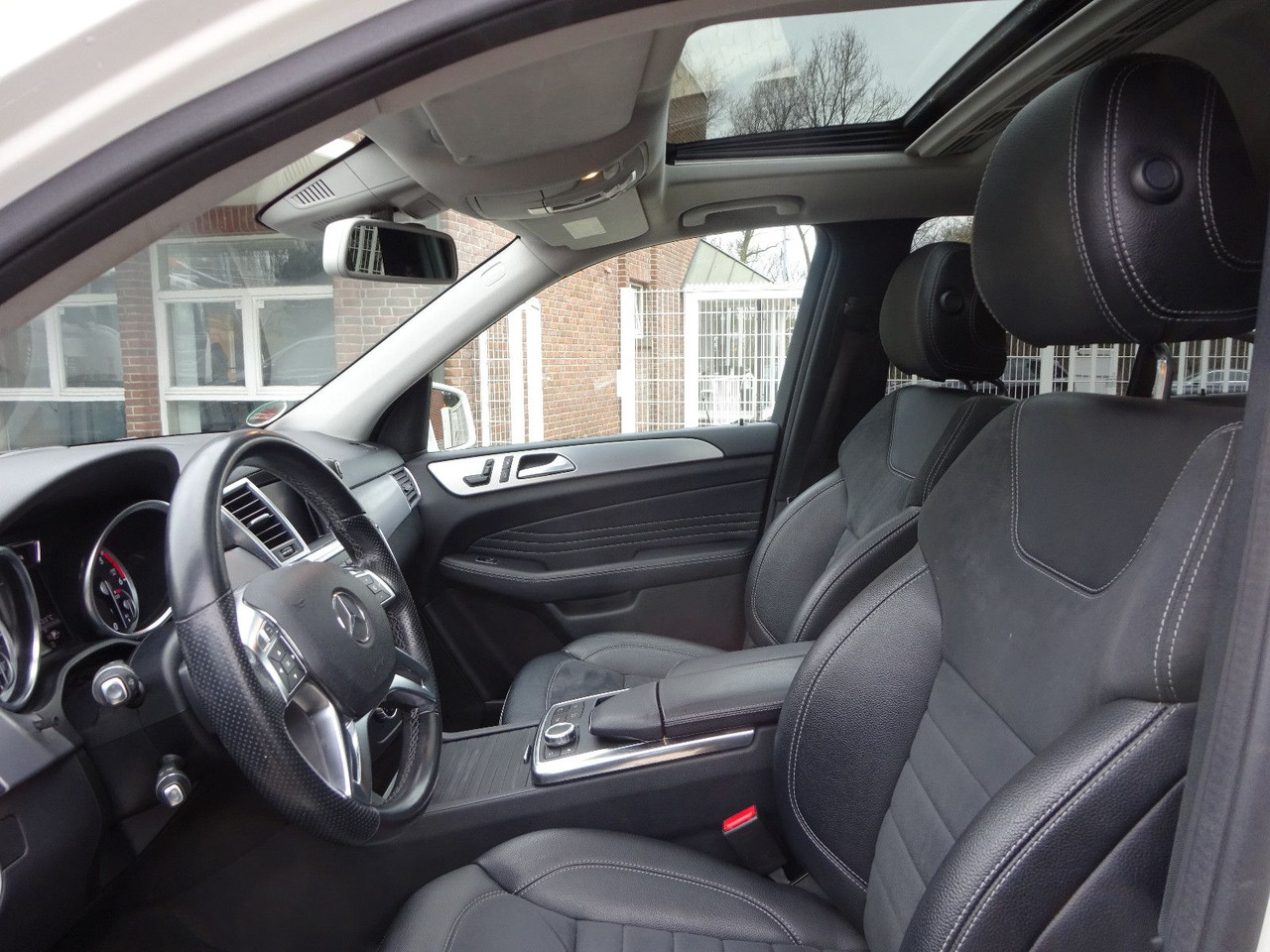 Внедорожник Mercedes-Benz ML 350 CDI BlueTec Mercedes-Benz ML 350 CDI BlueTec.  AMG Paket: фото 8