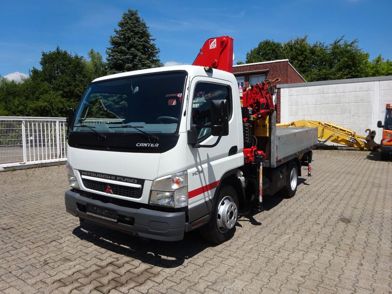 Mitsubishi Fuso Canter 7C18 + Ferrari F571 Kran - Малотоннажный бортовой грузовик: фото 5 Mitsubishi Fuso Canter 7C18 + Ferrari F571 Kran - Малотоннажный бортовой грузовик: фото 5
