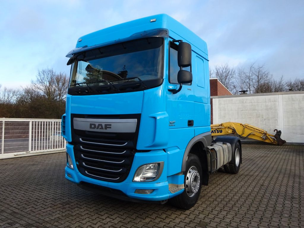 DAF XF 440 + Hydrl. Pumpe 4x2 - Тягач: фото 1 DAF XF 440 + Hydrl. Pumpe 4x2 - Тягач: фото 1