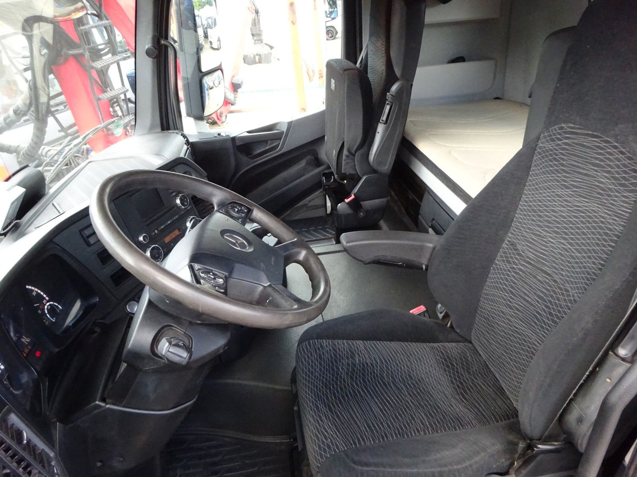 Тягач Mercedes-Benz 1853 Arocs SZM mit Kipperpumpe: фото 10