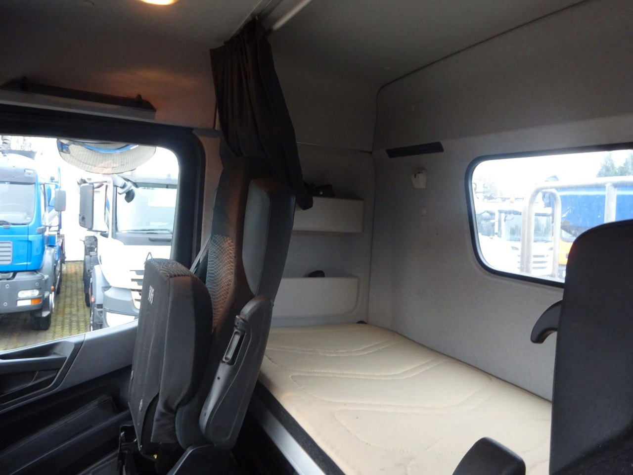 Тягач Mercedes-Benz 1853 Arocs SZM mit Kipperpumpe: фото 12