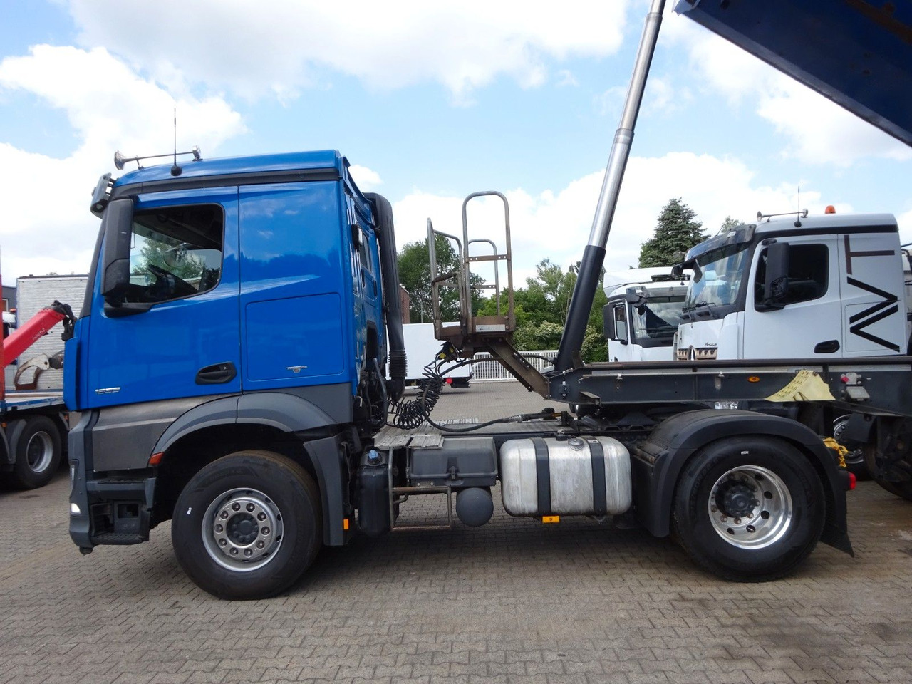 Mercedes-Benz 1853 Arocs SZM mit Kipperpumpe - Тягач: фото 3 Mercedes-Benz 1853 Arocs SZM mit Kipperpumpe - Тягач: фото 3