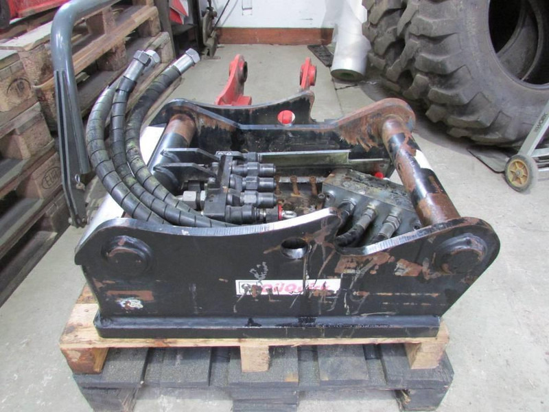 OilQuick OQ 65 Adapterplatte 2.900 EUR - Навесное оборудование для Строительной техники: фото 1 OilQuick OQ 65 Adapterplatte 2.900 EUR - Навесное оборудование для Строительной техники: фото 1