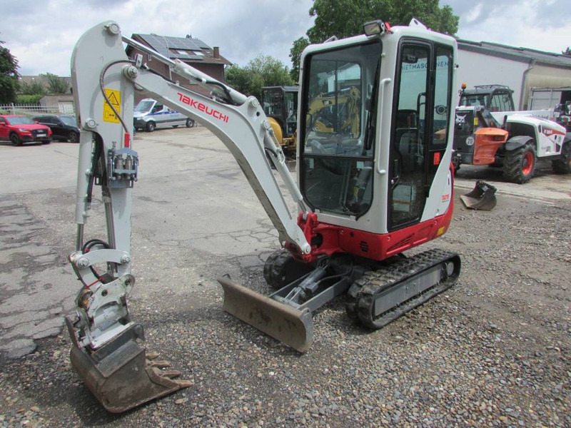 Takeuchi TB 216 V4 Minibagger 28.000 EUR - Мини-экскаватор: фото 2 Takeuchi TB 216 V4 Minibagger 28.000 EUR - Мини-экскаватор: фото 2