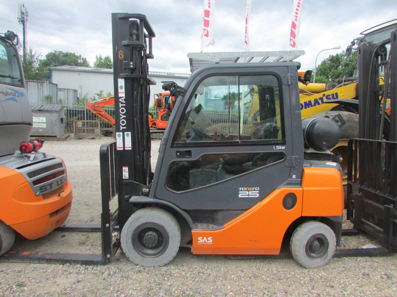 Toyota 02-8 FGF 25 Tonero 25 Gas Stapler 02-8FGF25 7500€ - Газовый погрузчик: фото 1 Toyota 02-8 FGF 25 Tonero 25 Gas Stapler 02-8FGF25 7500€ - Газовый погрузчик: фото 1