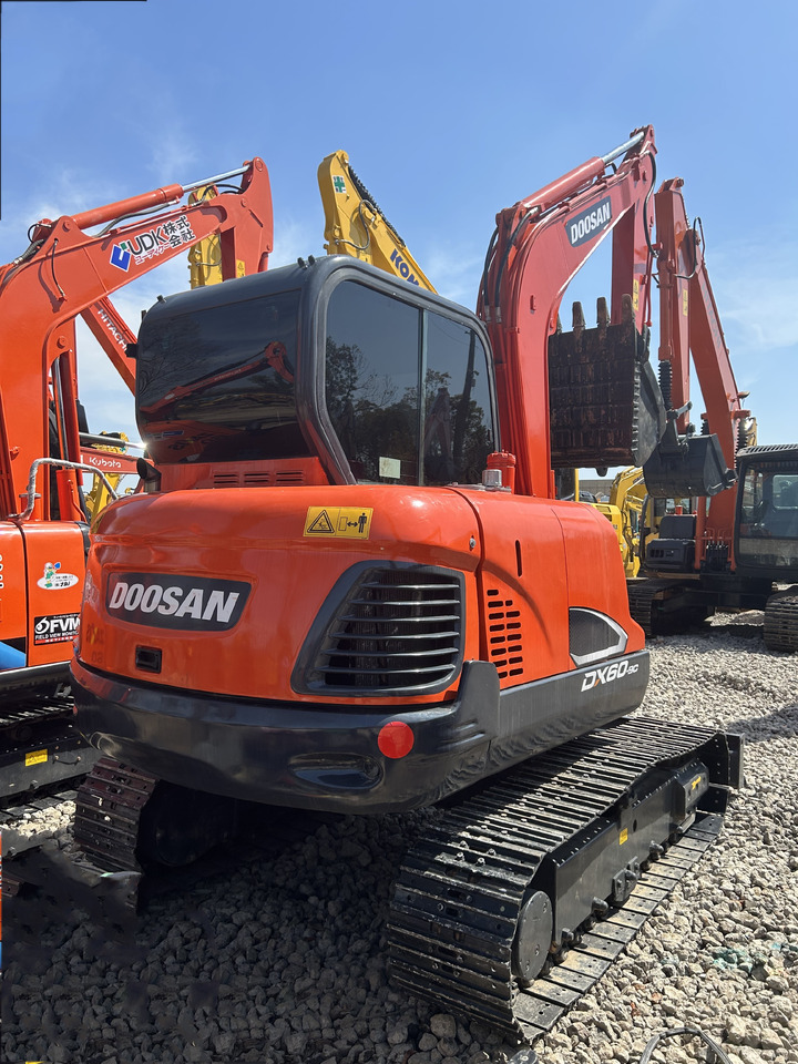Doosan DX60 - Гусеничный экскаватор: фото 5 Doosan DX60 - Гусеничный экскаватор: фото 5