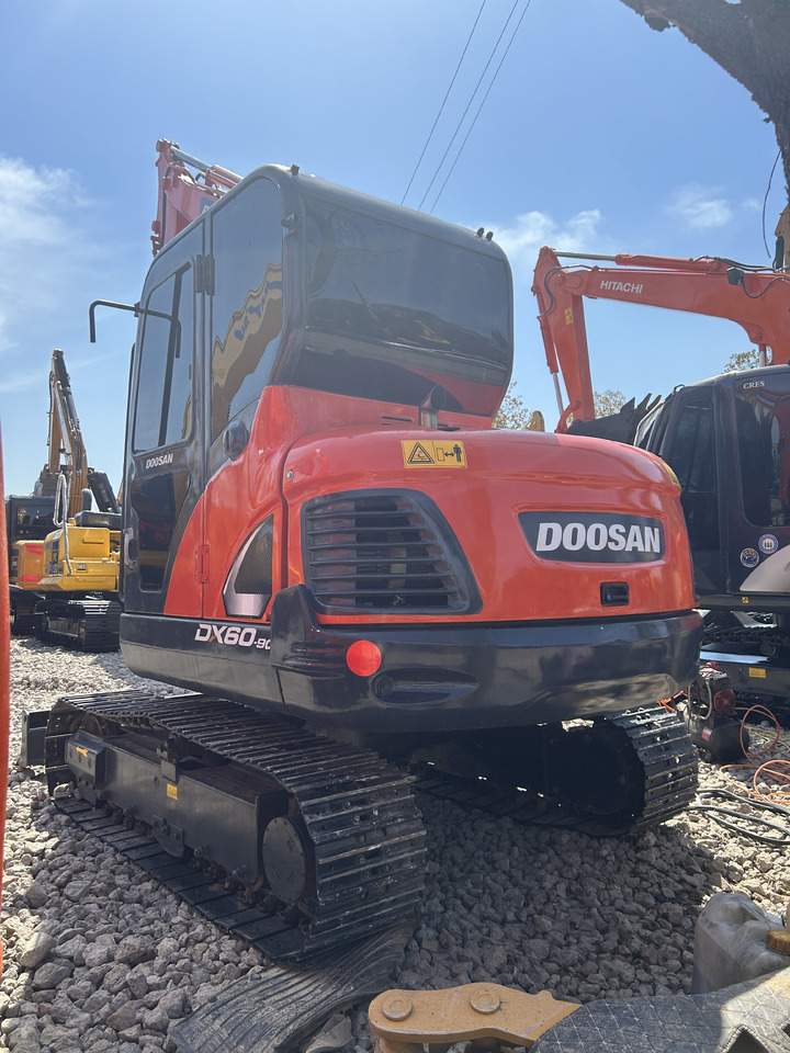 Doosan DX60 - Гусеничный экскаватор: фото 4 Doosan DX60 - Гусеничный экскаватор: фото 4