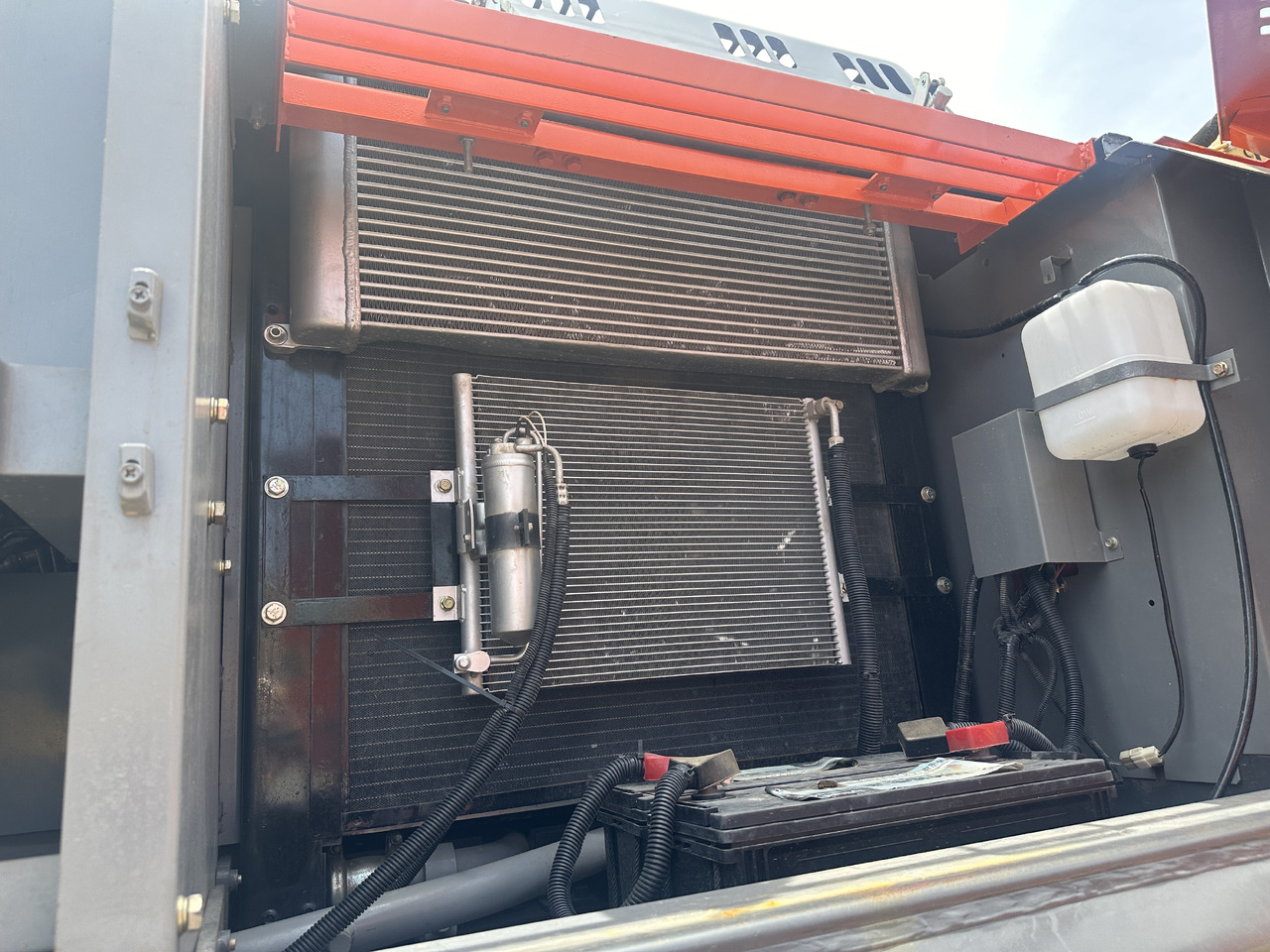 Гусеничный экскаватор HITACHI ZX350H: фото 9 Гусеничный экскаватор HITACHI ZX350H: фото 9