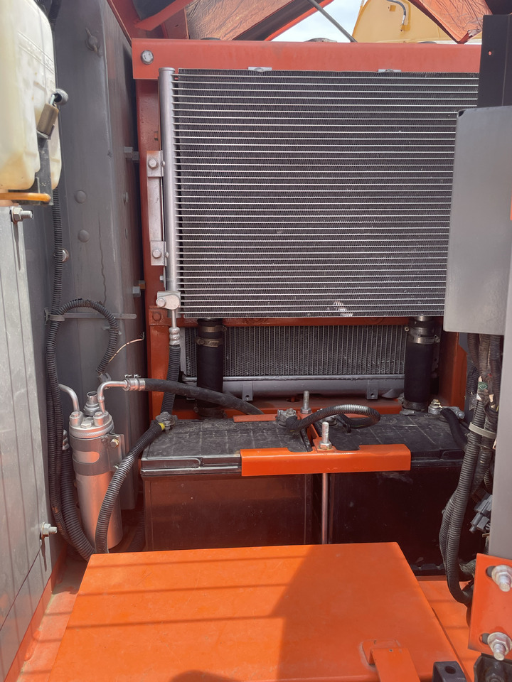 Hitachi ZX 70 - Гусеничный экскаватор: фото 5 Hitachi ZX 70 - Гусеничный экскаватор: фото 5