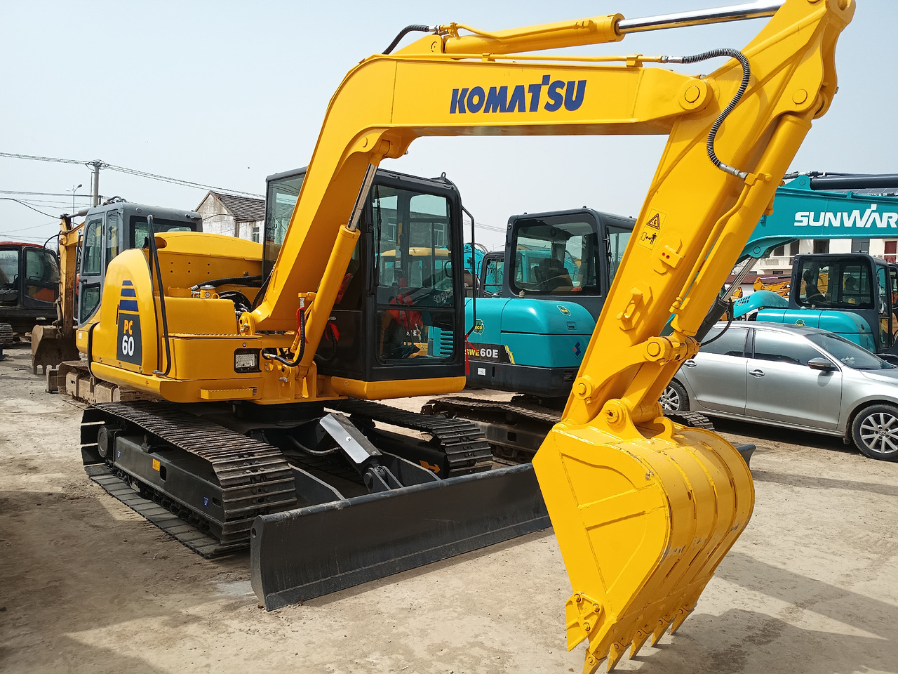 KOMATSU PC60-8 - Гусеничный экскаватор: фото 1 KOMATSU PC60-8 - Гусеничный экскаватор: фото 1
