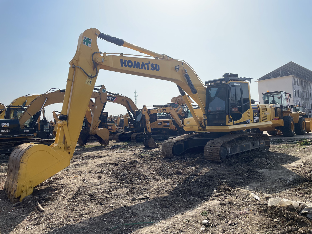 Komatsu PC 210LC - Гусеничный экскаватор: фото 3 Komatsu PC 210LC - Гусеничный экскаватор: фото 3