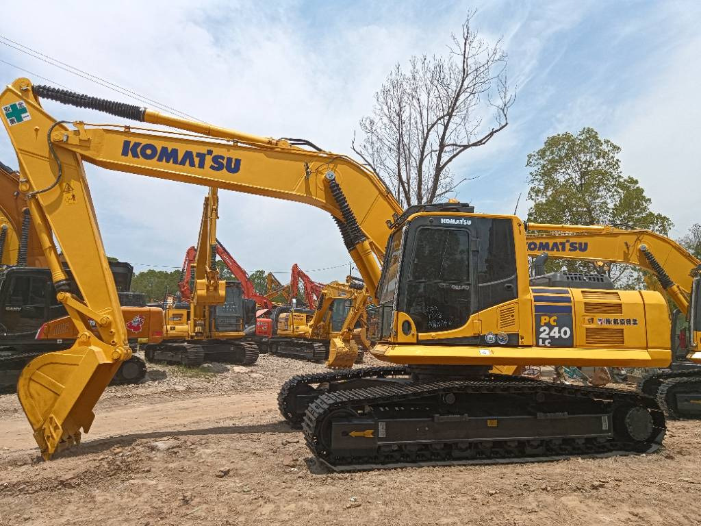 Komatsu PC 240 LC - Гусеничный экскаватор: фото 2 Komatsu PC 240 LC - Гусеничный экскаватор: фото 2
