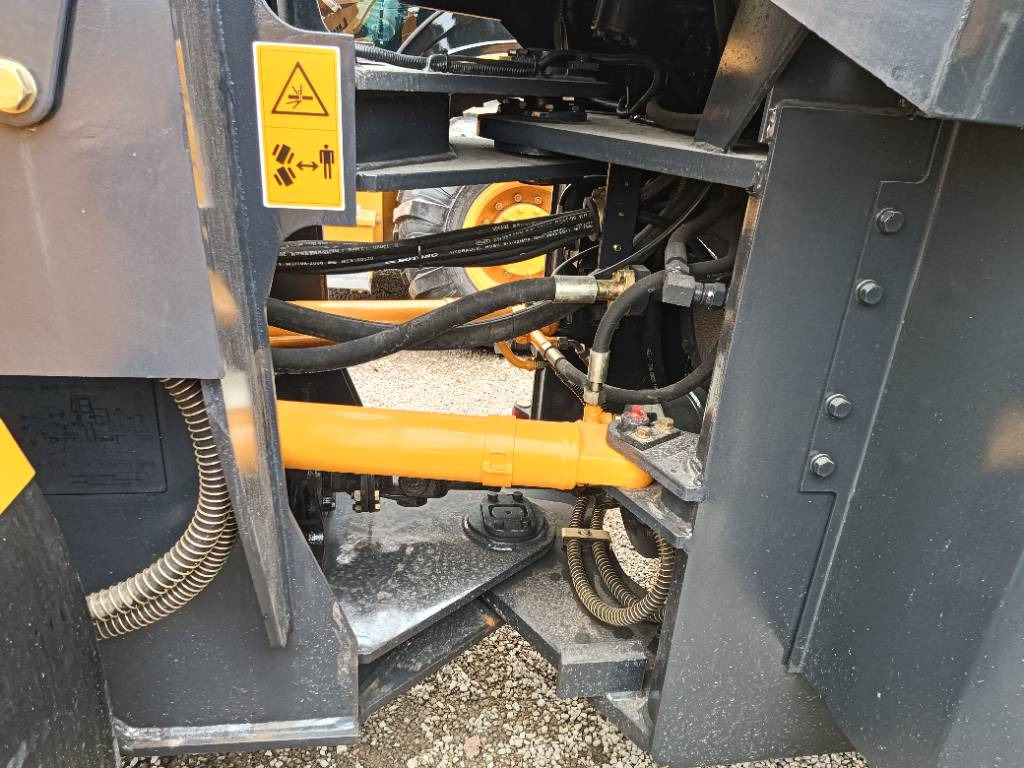 Liugong 835 - Колёсный погрузчик: фото 2 Liugong 835 - Колёсный погрузчик: фото 2