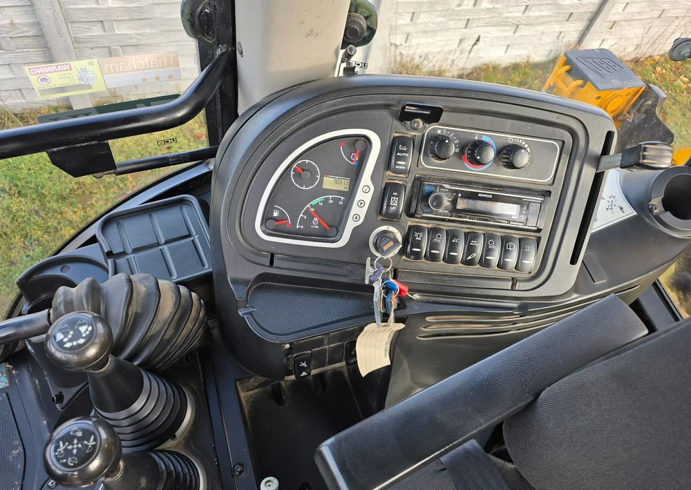 JCB - Экскаватор-погрузчик: фото 4 JCB - Экскаватор-погрузчик: фото 4