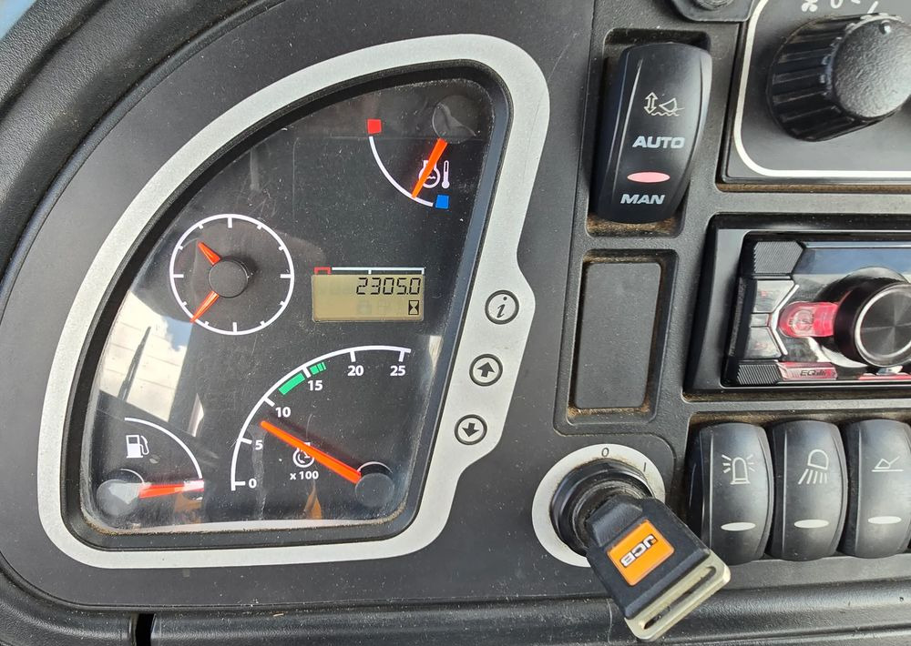 JCB - Экскаватор-погрузчик: фото 4 JCB - Экскаватор-погрузчик: фото 4