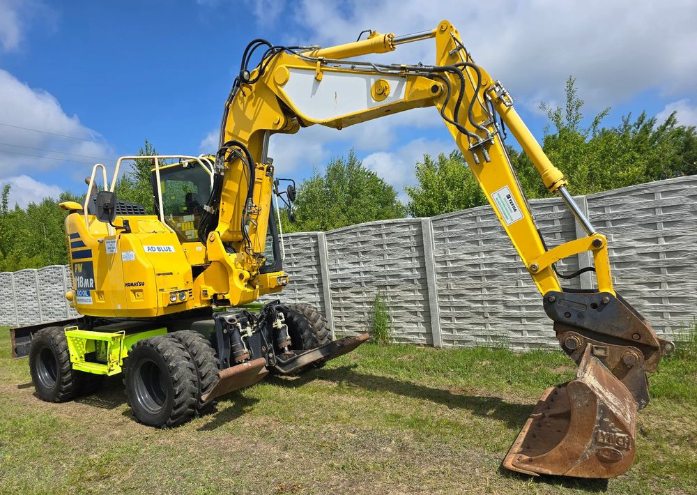 Komatsu - Колёсный экскаватор: фото 2 Komatsu - Колёсный экскаватор: фото 2