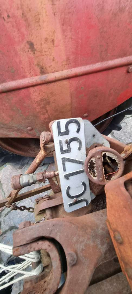 1958 Massey Ferguson MF 35 traktor (rep.-objekt) - Трактор: фото 3 1958 Massey Ferguson MF 35 traktor (rep.-objekt) - Трактор: фото 3