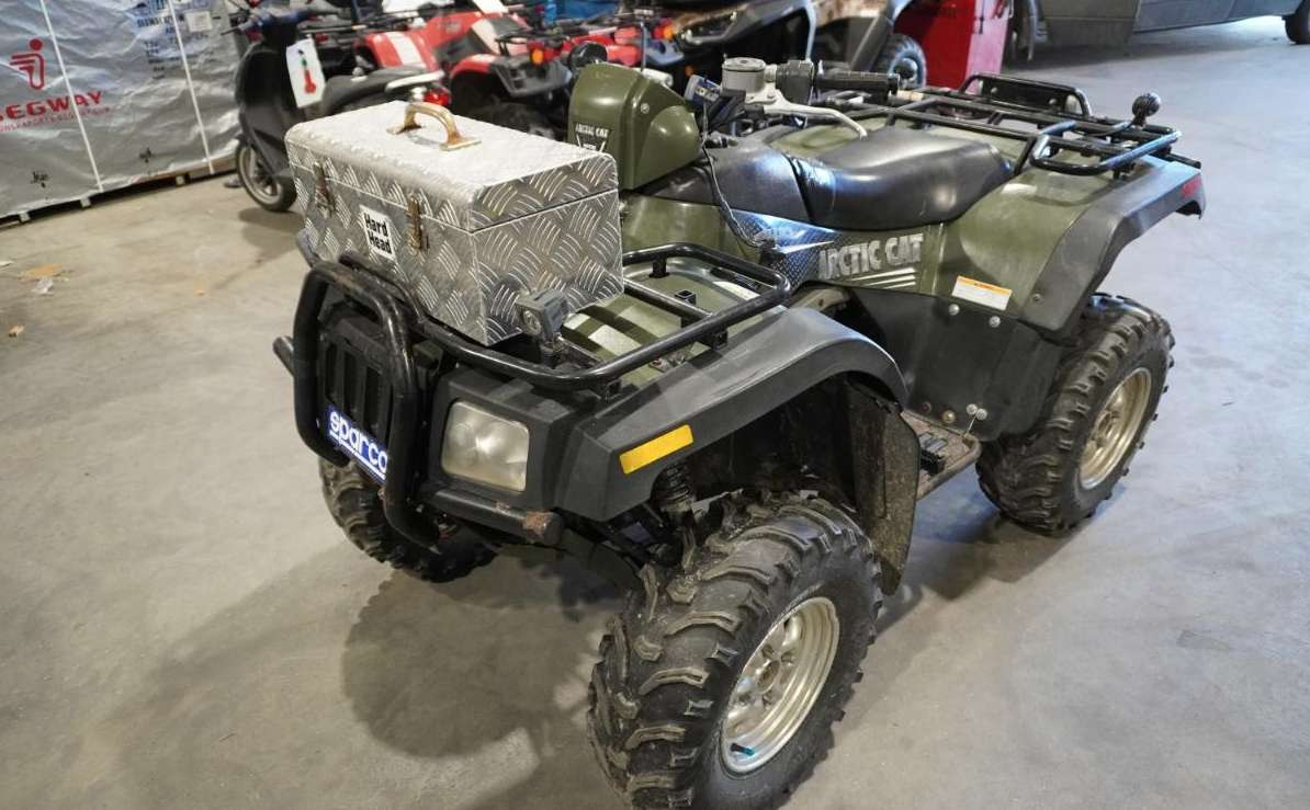 2005 ATV Artic Cat 375 ccm-Vinsj - Трактор: фото 1 2005 ATV Artic Cat 375 ccm-Vinsj - Трактор: фото 1
