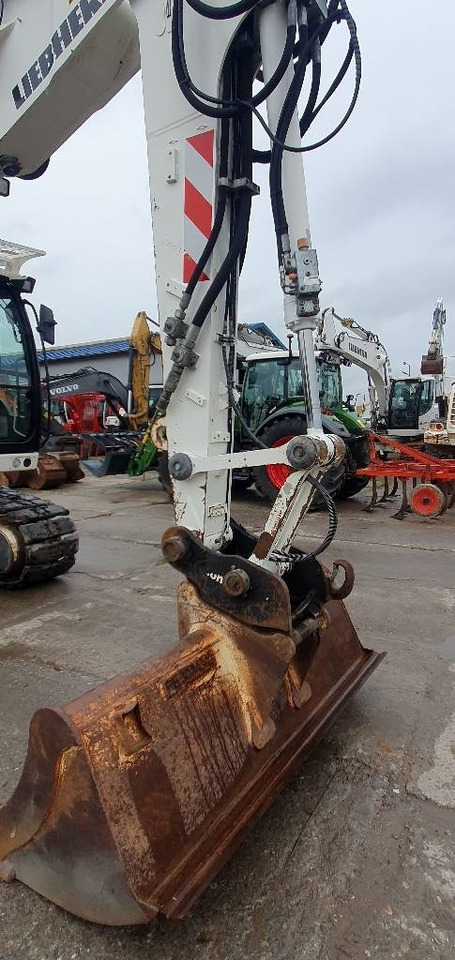 Гусеничный экскаватор Liebherr R 914 compact: фото 9