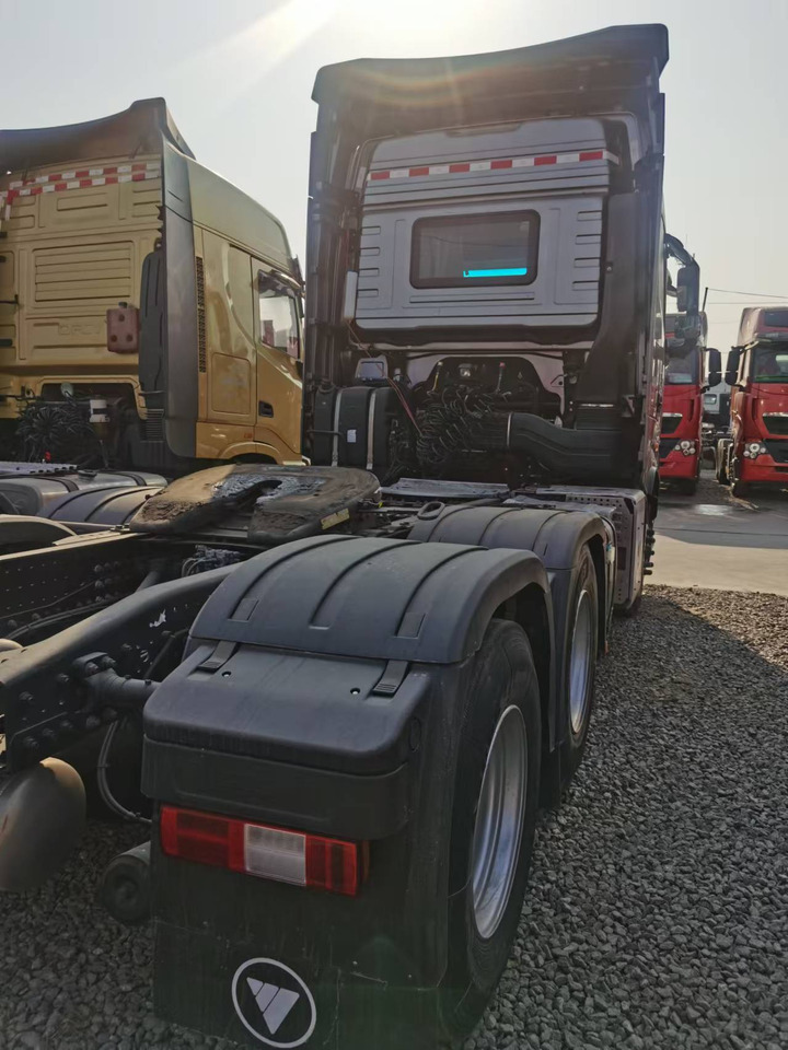 AUMAN  - Тягач: фото 4 AUMAN  - Тягач: фото 4