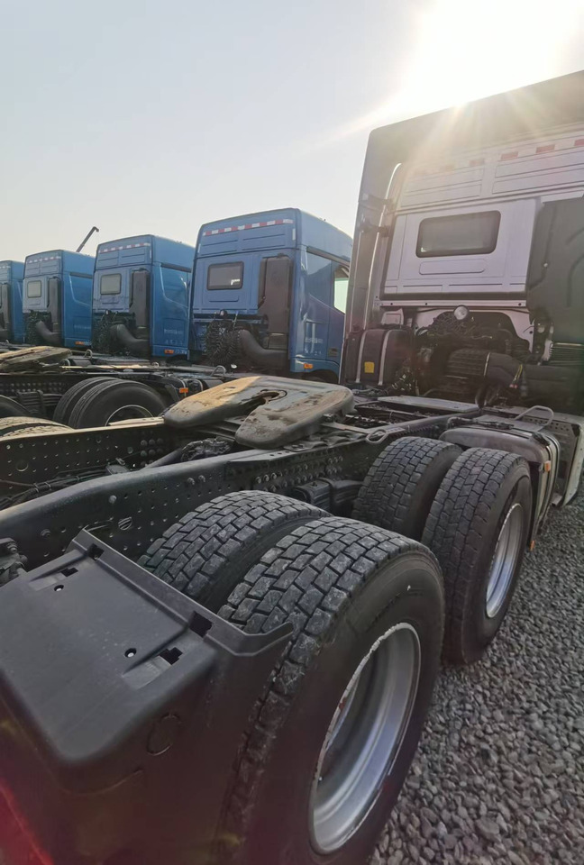 AUMAN  - Тягач: фото 5 AUMAN  - Тягач: фото 5