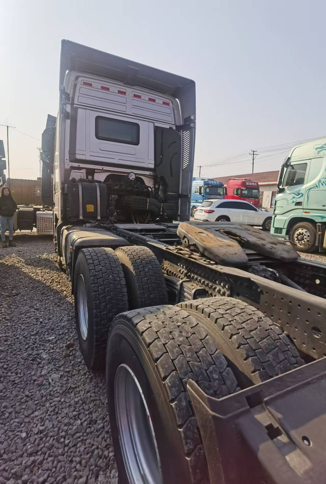 AUMAN  - Тягач: фото 4 AUMAN  - Тягач: фото 4