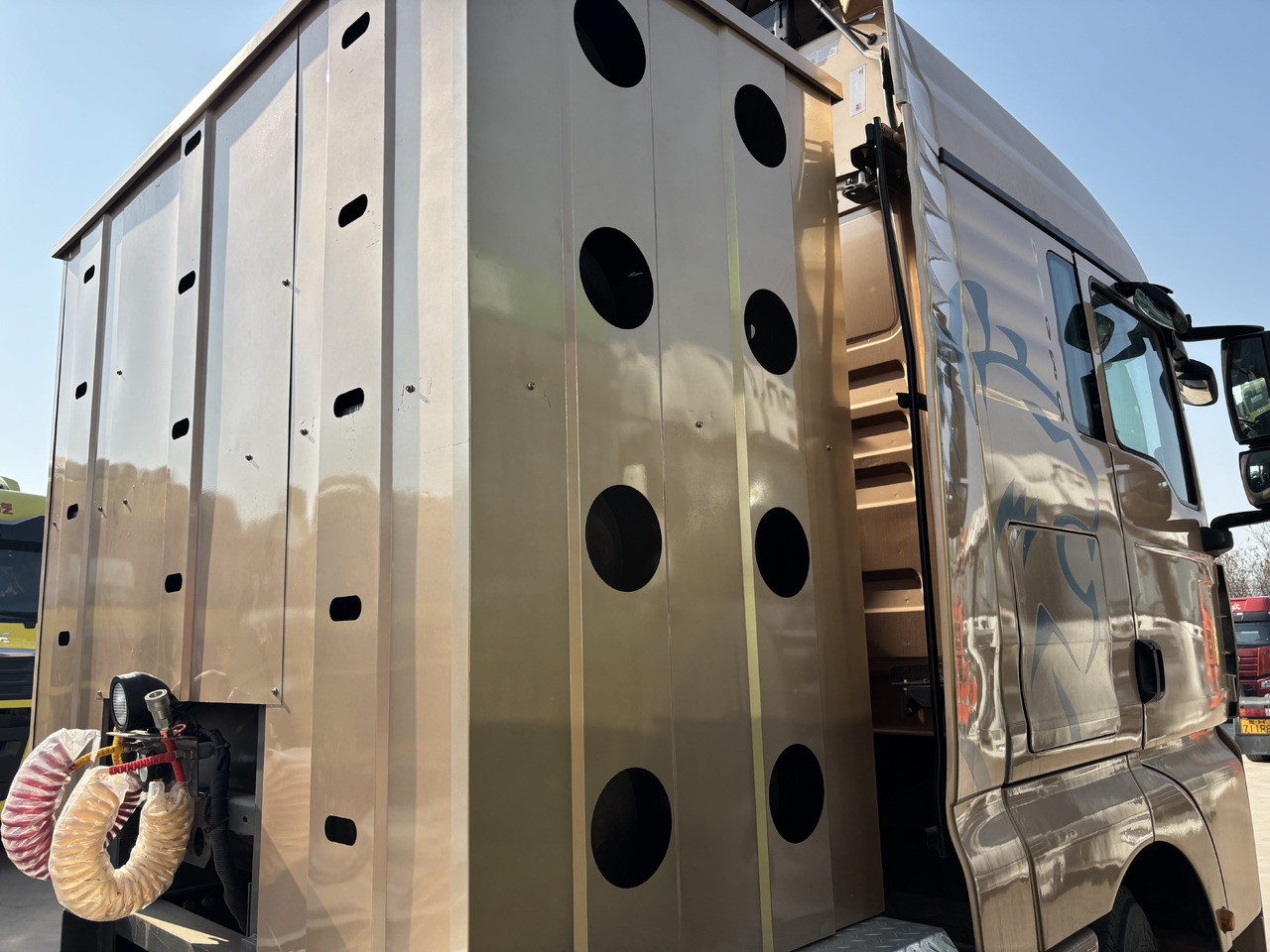 SITRAK C7H - Тягач: фото 2 SITRAK C7H - Тягач: фото 2