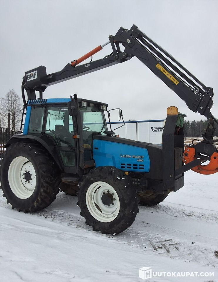 Valmet 6800 + PMF 850 crane + trailer BMF 9T, Leppävirta - Другая техника: фото 1 Valmet 6800 + PMF 850 crane + trailer BMF 9T, Leppävirta - Другая техника: фото 1