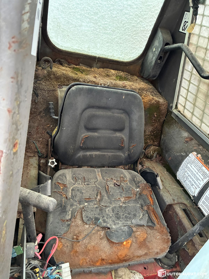 Gehl 3825 loader, Pälkäne - Мини-погрузчик с бортовым поворотом: фото 4 Gehl 3825 loader, Pälkäne - Мини-погрузчик с бортовым поворотом: фото 4