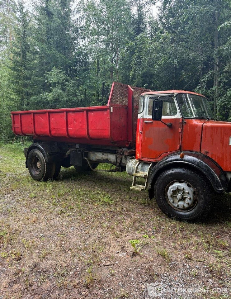 Sisu Karhu, kuorma-auto kipillä, 24 577 km, 1982, Lohja - Грузовик: фото 2 Sisu Karhu, kuorma-auto kipillä, 24 577 km, 1982, Lohja - Грузовик: фото 2