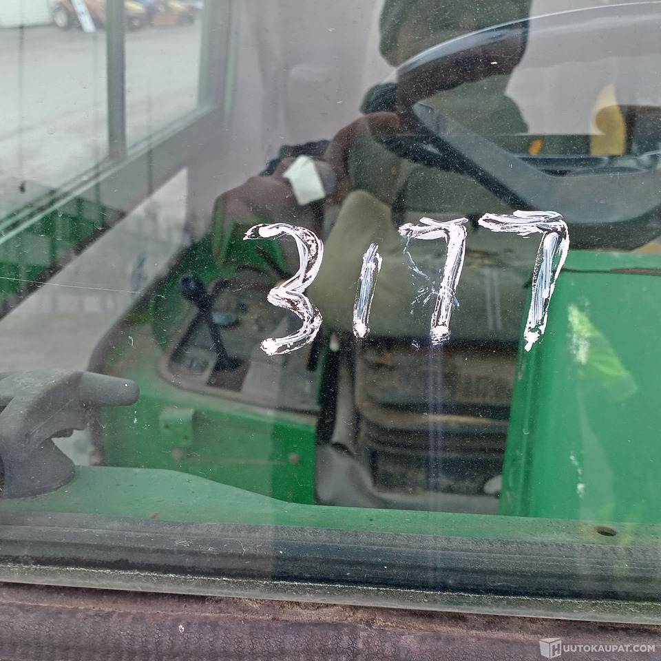 John Deere 3235 kelaleikkuri, 4 WD ja hytti, Hollola - Газонокосилка: фото 5 John Deere 3235 kelaleikkuri, 4 WD ja hytti, Hollola - Газонокосилка: фото 5