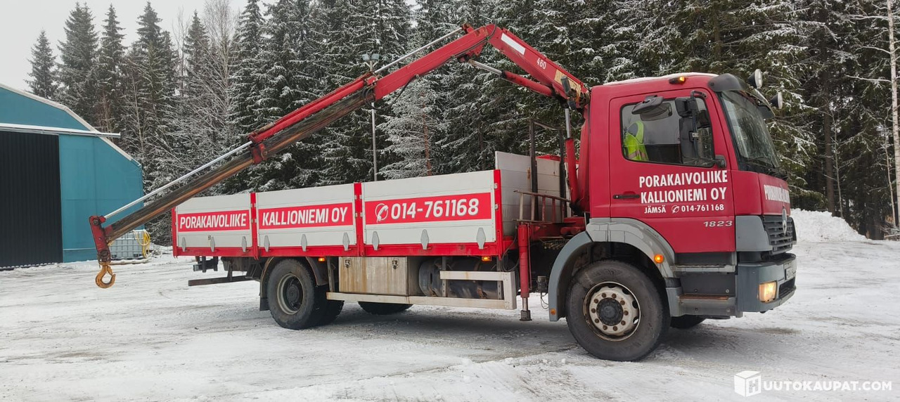 Mercedes-Benz Atego 1823, 2001, Jämsä - Грузовик бортовой/ Платформа, Автоманипулятор: фото 2 Mercedes-Benz Atego 1823, 2001, Jämsä - Грузовик бортовой/ Платформа, Автоманипулятор: фото 2