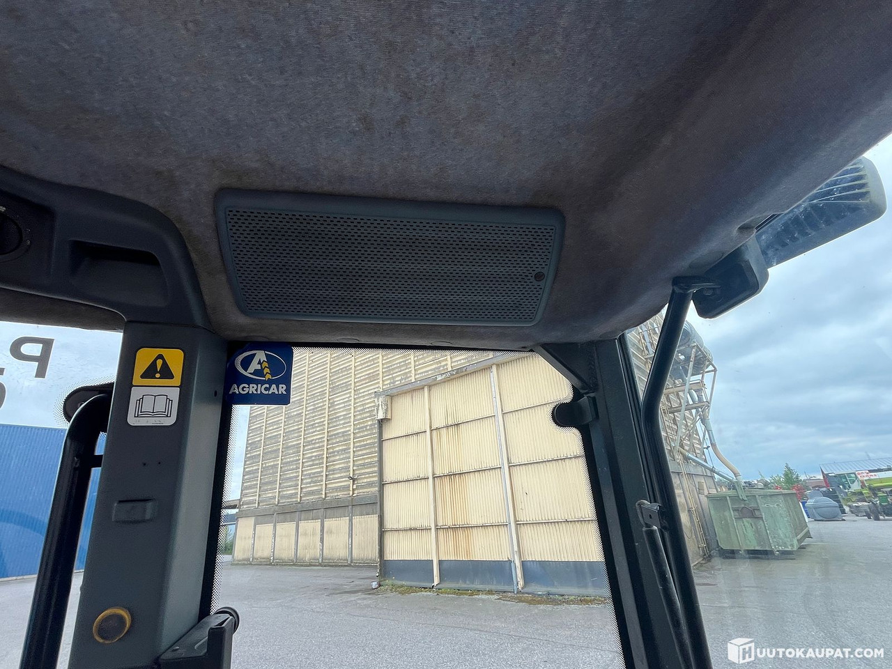 Трактор New Holland TM155 tractor with front loader, 2004, Salo: фото 27 Трактор New Holland TM155 tractor with front loader, 2004, Salo: фото 27