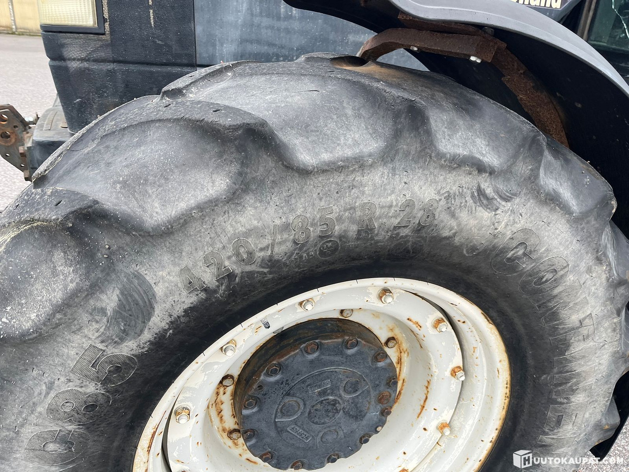 Трактор New Holland TM155 tractor with front loader, 2004, Salo: фото 21 Трактор New Holland TM155 tractor with front loader, 2004, Salo: фото 21