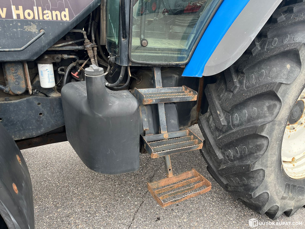 Трактор New Holland TM155 tractor with front loader, 2004, Salo: фото 22 Трактор New Holland TM155 tractor with front loader, 2004, Salo: фото 22