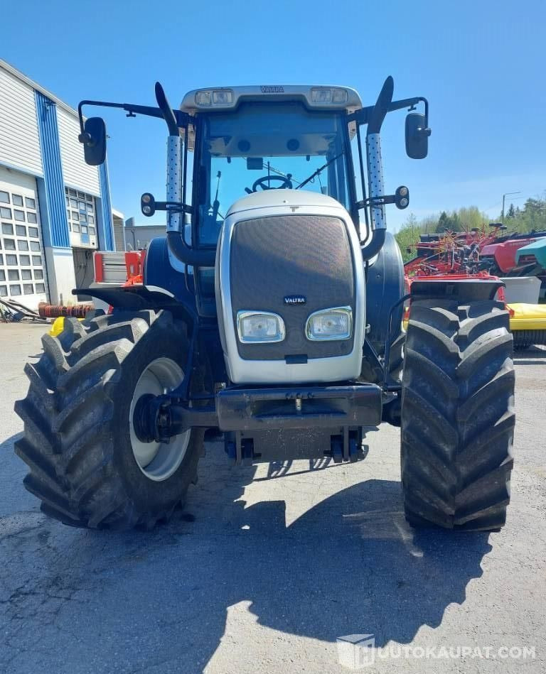 Valtra M 120 E, VAIN 2932 h, Okraspecial, 2004, Kokkola - Сельскохозяйственная техника: фото 4 Valtra M 120 E, VAIN 2932 h, Okraspecial, 2004, Kokkola - Сельскохозяйственная техника: фото 4