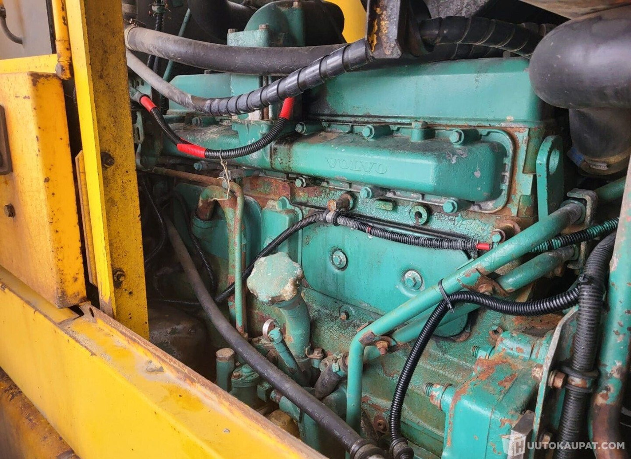 Volvo L70B, 1994, 5.5 l, Diesel, 45 327 h Pyöräkuormaaja, Virrat - Строительная техника: фото 5 Volvo L70B, 1994, 5.5 l, Diesel, 45 327 h Pyöräkuormaaja, Virrat - Строительная техника: фото 5