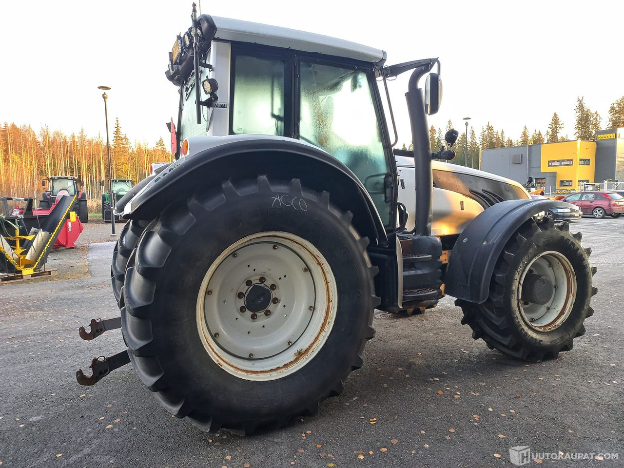 Valtra T213 VERSU, 2013, 11 100 h, Joensuu - Трактор: фото 4 Valtra T213 VERSU, 2013, 11 100 h, Joensuu - Трактор: фото 4