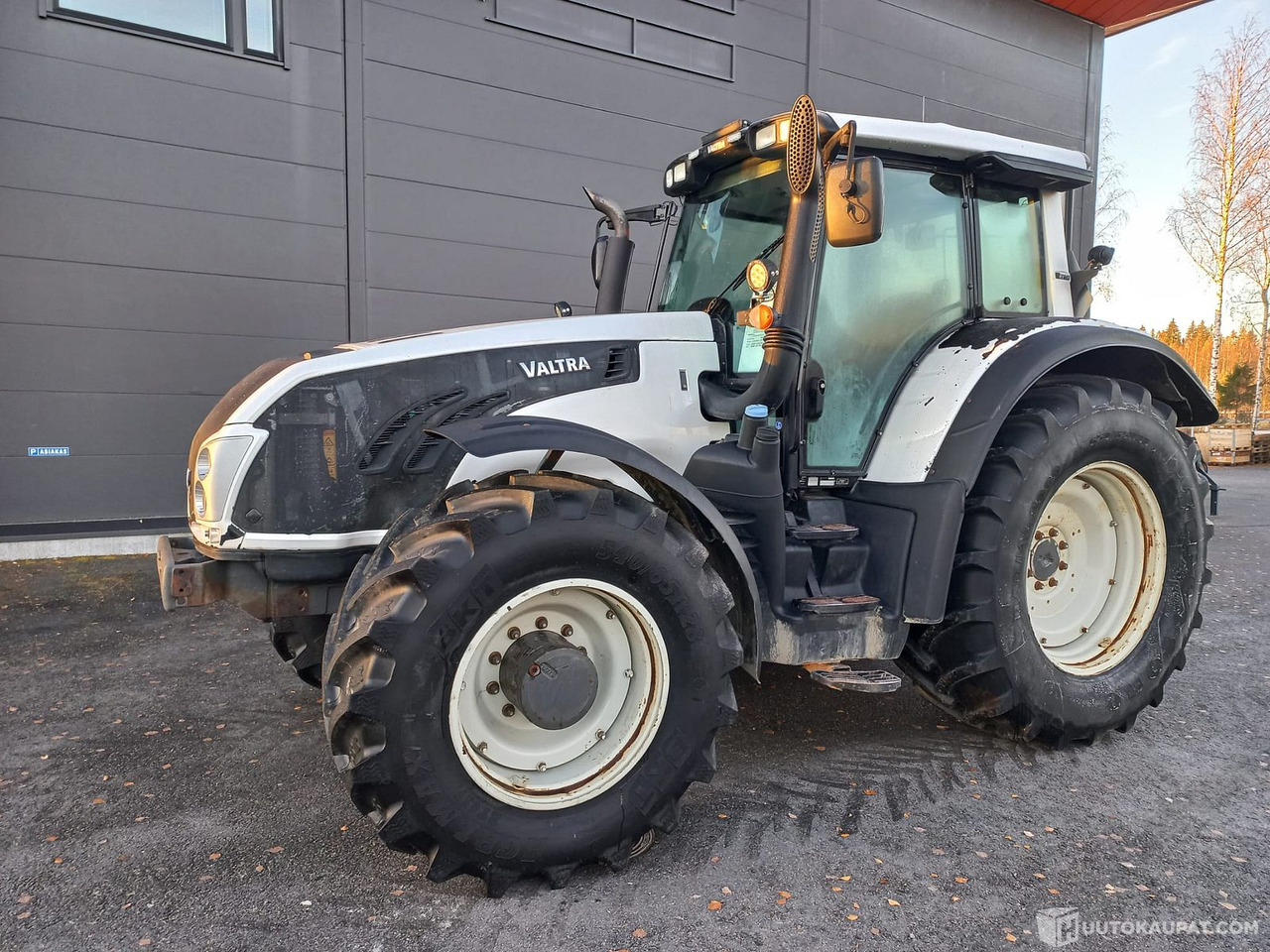 Valtra T213 VERSU, 2013, 11 100 h, Joensuu - Трактор: фото 1 Valtra T213 VERSU, 2013, 11 100 h, Joensuu - Трактор: фото 1