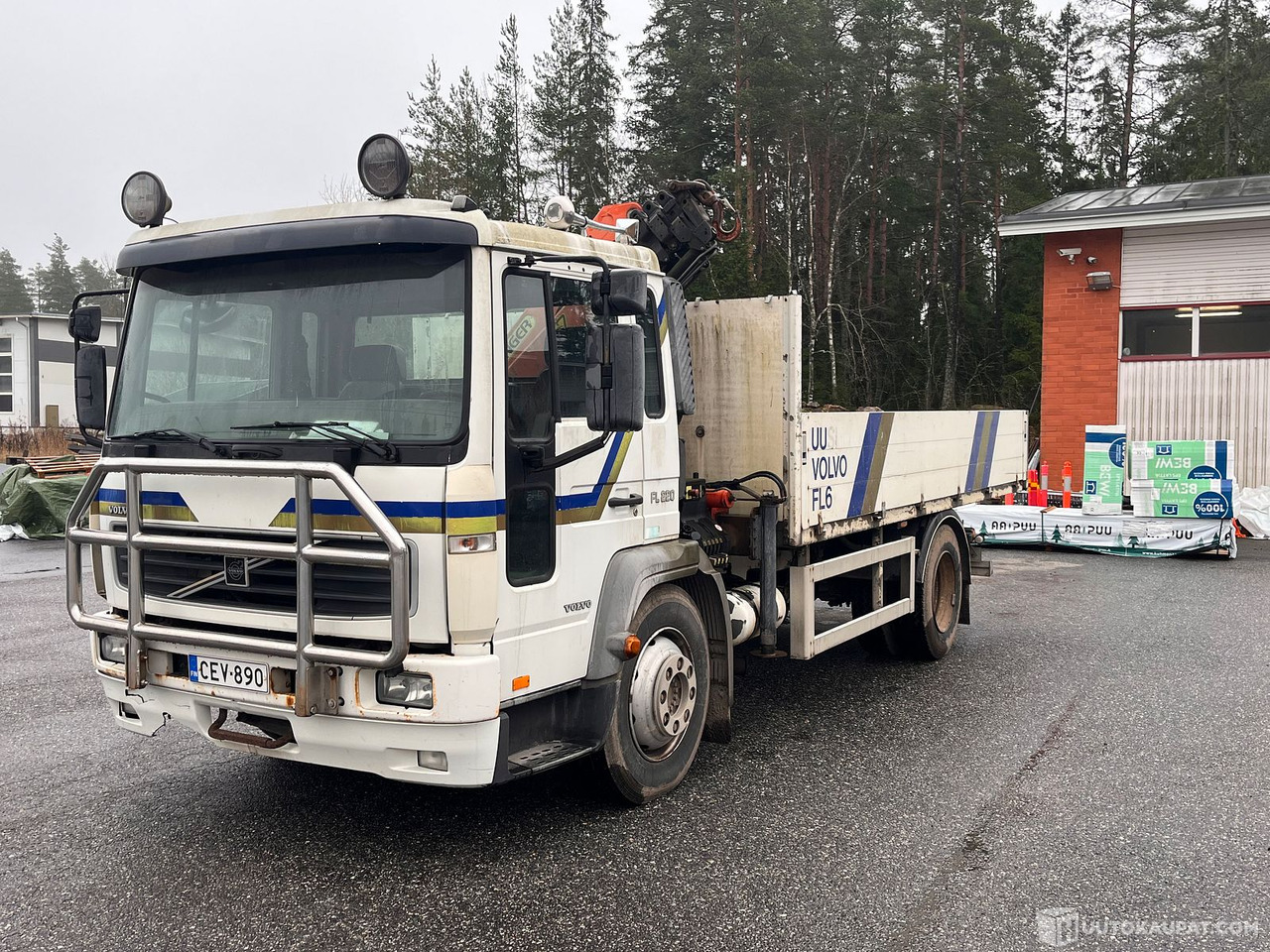 Volvo FL612-FL6H-42R/400, kuorma-auto nosturilla, 2001, Rusko - Грузовик бортовой/ Платформа, Автоманипулятор: фото 1 Volvo FL612-FL6H-42R/400, kuorma-auto nosturilla, 2001, Rusko - Грузовик бортовой/ Платформа, Автоманипулятор: фото 1