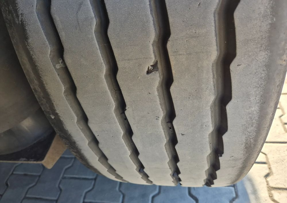 Krone BDE STANDARD PODNOSZONY DACH / z Niemiec PONADGABARYTY POSZERZANA OPONY 80% - Тентованный полуприцеп: фото 4 Krone BDE STANDARD PODNOSZONY DACH / z Niemiec PONADGABARYTY POSZERZANA OPONY 80% - Тентованный полуприцеп: фото 4