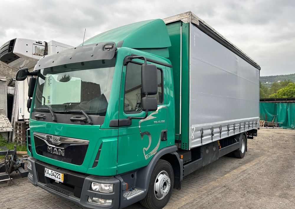 MAN TGL 12.250 6.2m AUTOMAT KLIMA z Niemiec ESP nowe opony EURO 6 / 4.75 rozstaw / zawiesie na wózek widłowy / TOP STAN / okazja nauka jazdy MOŻLIWOŚĆ DOSTOSOWANIA 12t - Тентованный грузовик: фото 1 MAN TGL 12.250 6.2m AUTOMAT KLIMA z Niemiec ESP nowe opony EURO 6 / 4.75 rozstaw / zawiesie na wózek widłowy / TOP STAN / okazja nauka jazdy MOŻLIWOŚĆ DOSTOSOWANIA 12t - Тентованный грузовик: фото 1