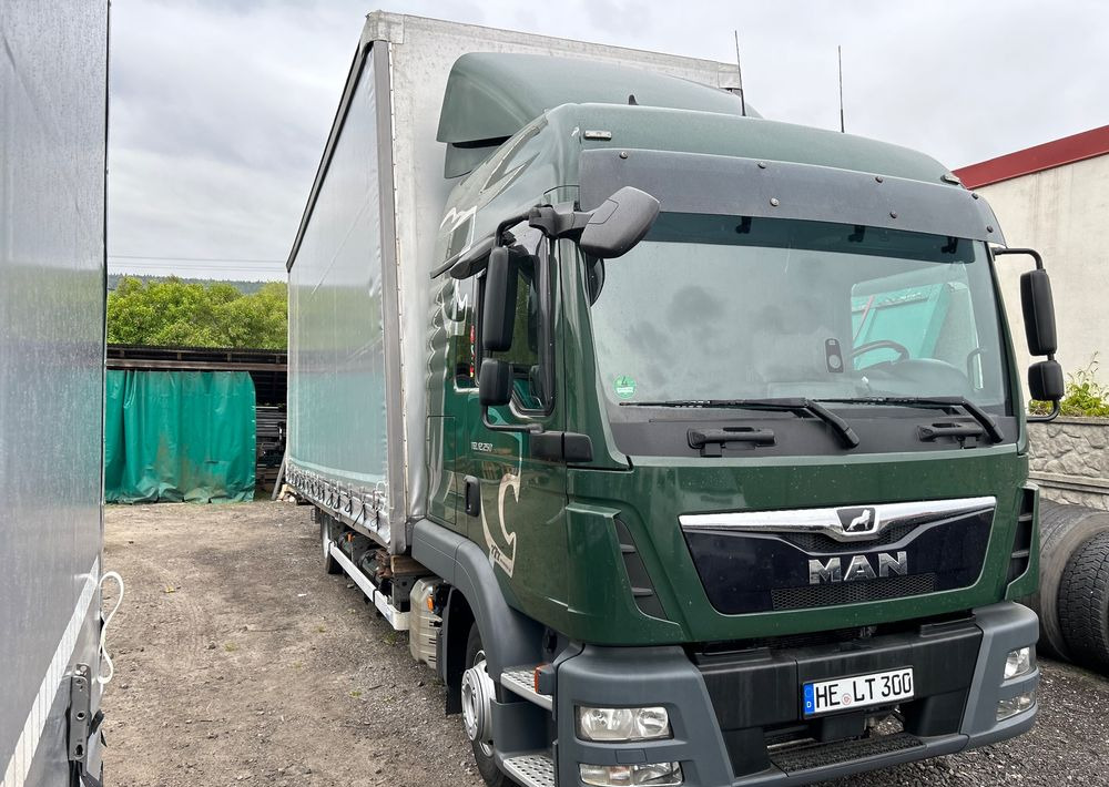 MAN TGL 12.250 GLOB UNIKAT z Niemiec BDF firanka / AUTOMAT HAK / EURO 6 / BDF 7.40 wysoki / MICHELIN 80% - Тентованный грузовик: фото 1 MAN TGL 12.250 GLOB UNIKAT z Niemiec BDF firanka / AUTOMAT HAK / EURO 6 / BDF 7.40 wysoki / MICHELIN 80% - Тентованный грузовик: фото 1