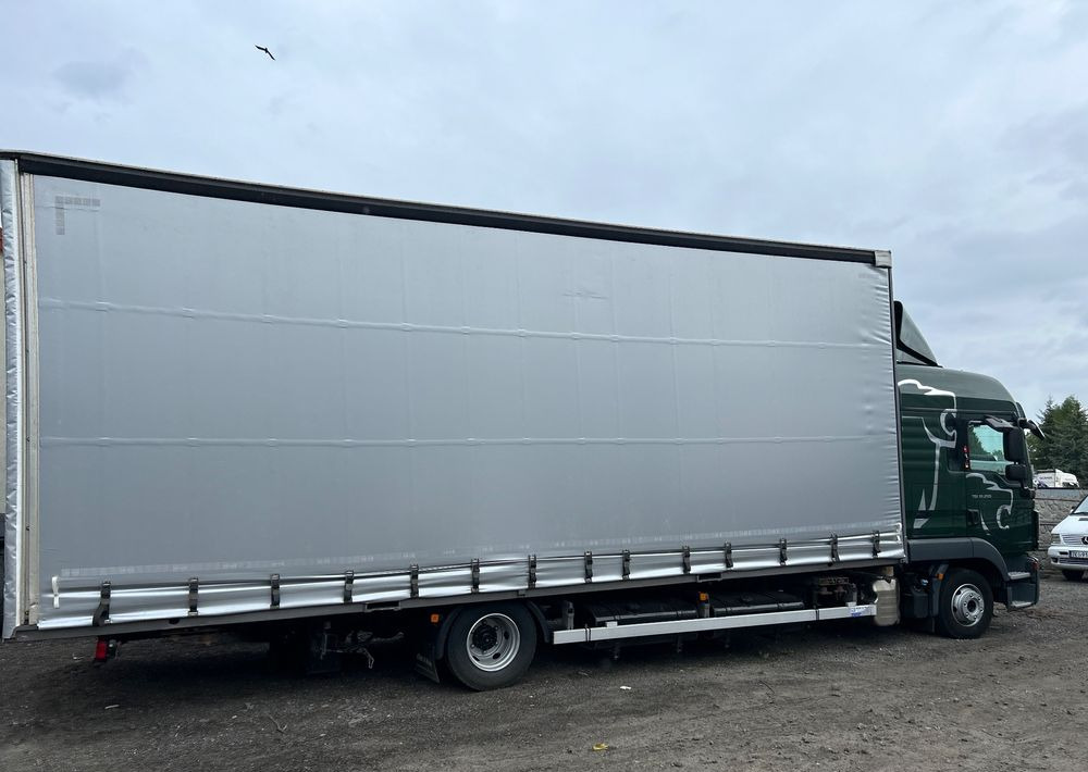 MAN TGL 12.250 GLOB UNIKAT z Niemiec BDF firanka / AUTOMAT HAK / EURO 6 / BDF 7.40 wysoki / MICHELIN 80% - Тентованный грузовик: фото 5 MAN TGL 12.250 GLOB UNIKAT z Niemiec BDF firanka / AUTOMAT HAK / EURO 6 / BDF 7.40 wysoki / MICHELIN 80% - Тентованный грузовик: фото 5