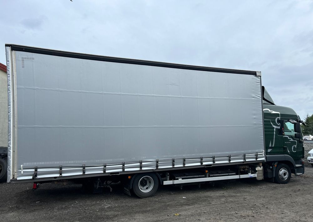 MAN TGL 12.250 GLOB UNIKAT z Niemiec BDF firanka / AUTOMAT HAK / EURO 6 / BDF 7.40 wysoki / MICHELIN 80% - Тентованный грузовик: фото 2 MAN TGL 12.250 GLOB UNIKAT z Niemiec BDF firanka / AUTOMAT HAK / EURO 6 / BDF 7.40 wysoki / MICHELIN 80% - Тентованный грузовик: фото 2
