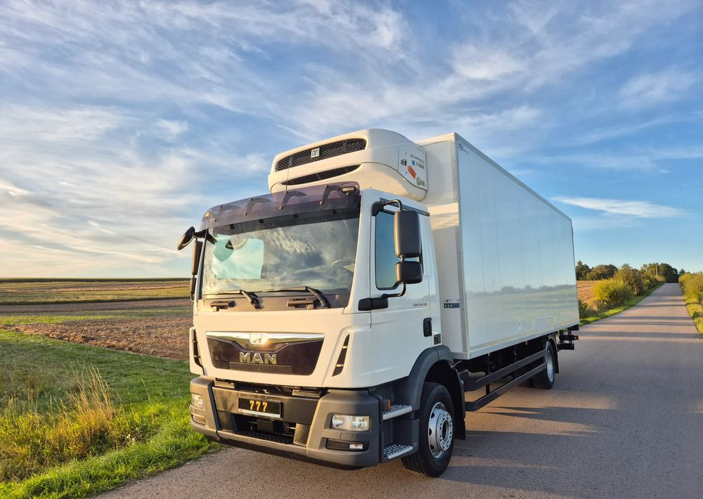 MAN TGM 15.250 7.5m winda AUTOMAT KLIMA z Niemiec EURO 6 / CHŁODNIA T-1000R THERMOKING - Рефрижератор: фото 1 MAN TGM 15.250 7.5m winda AUTOMAT KLIMA z Niemiec EURO 6 / CHŁODNIA T-1000R THERMOKING - Рефрижератор: фото 1