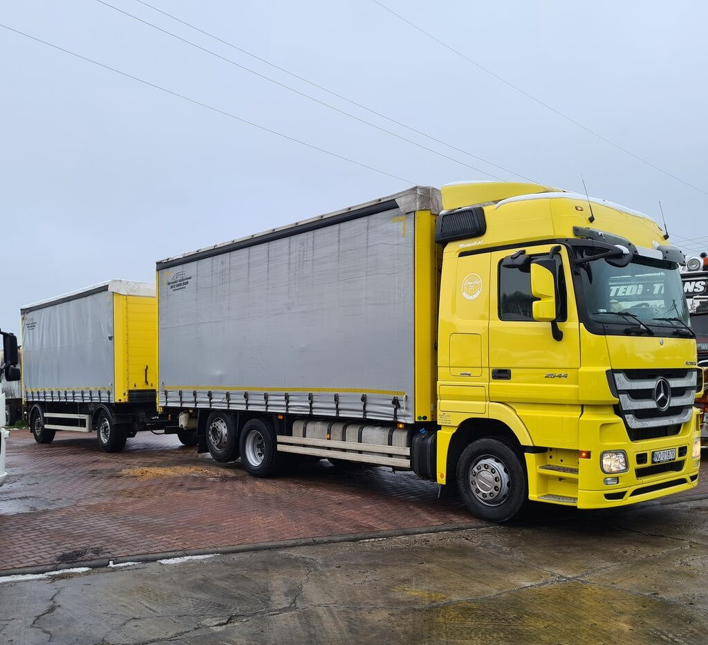 Schmitz Cargobull WIELTON - Тентованный прицеп: фото 1 Schmitz Cargobull WIELTON - Тентованный прицеп: фото 1