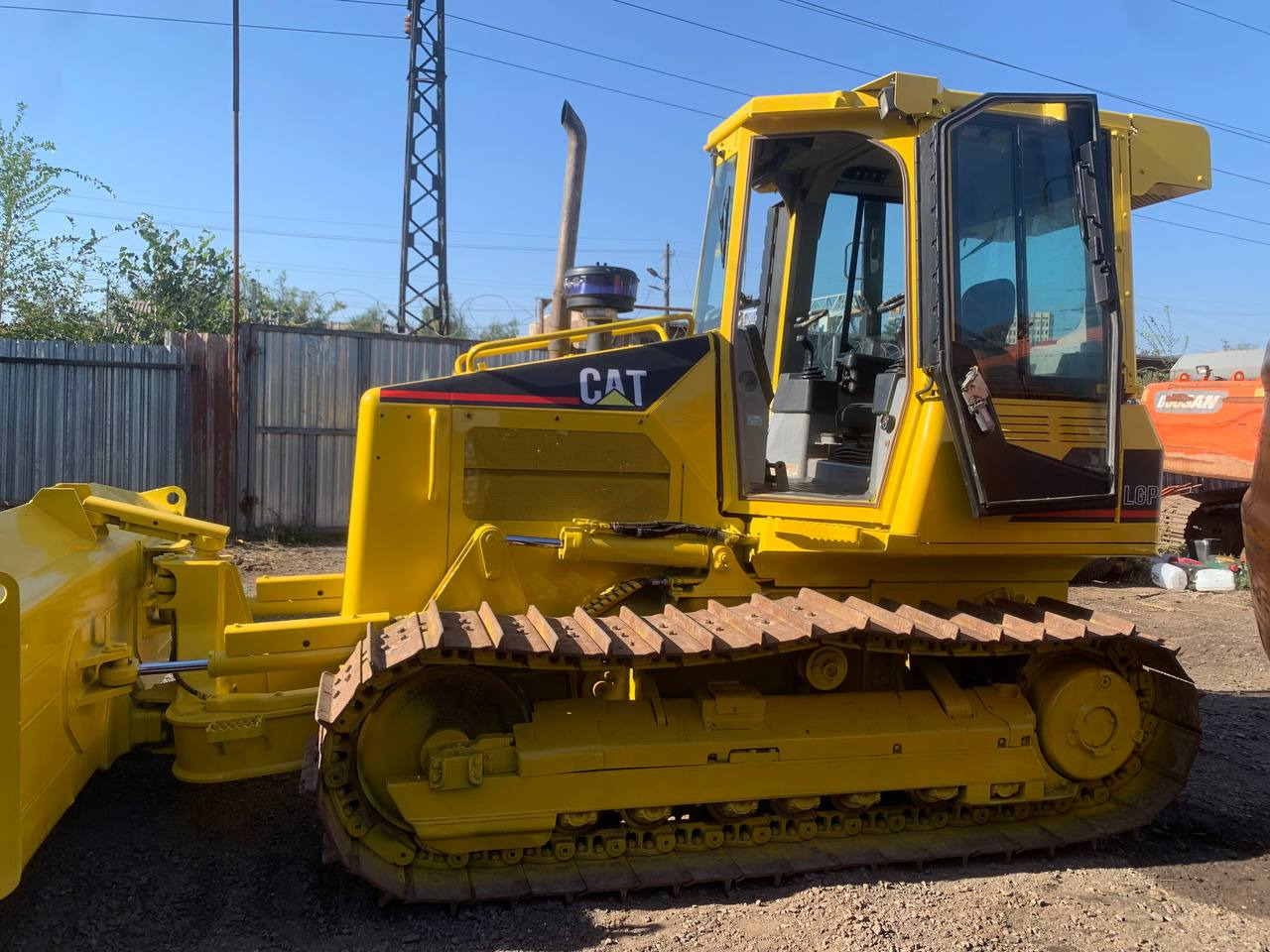 CATERPILLAR D5G - Бульдозер: фото 5 CATERPILLAR D5G - Бульдозер: фото 5