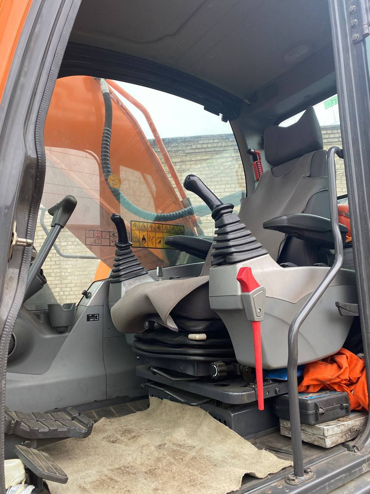 DOOSAN DX 340LCA - Гусеничный экскаватор: фото 2 DOOSAN DX 340LCA - Гусеничный экскаватор: фото 2