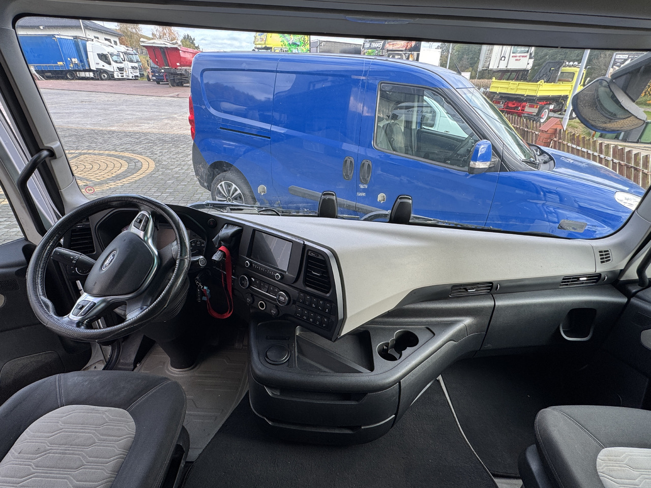 Ford F-Max 500 - Приборная панель: фото 1 Ford F-Max 500 - Приборная панель: фото 1